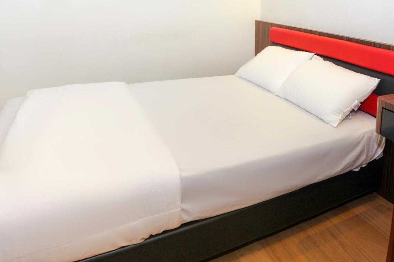 Oyo 90027 Happy Hotel Τζόχορ Μπάχρου Εξωτερικό φωτογραφία